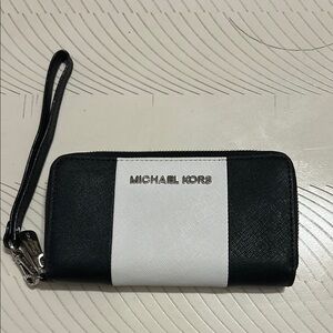 Michael Kors women Black and White Wristlet